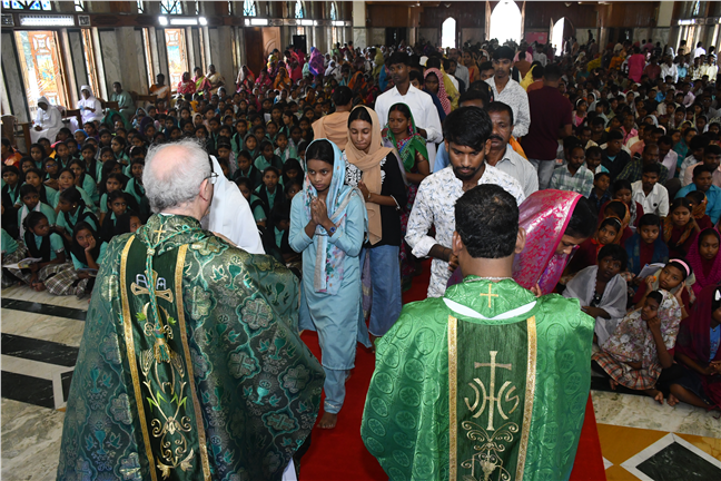 Pastoral Visit of H.E. Leopoldo Girelli to Raiganj